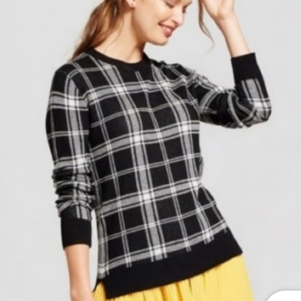 Like New~A NEW DAY LADIES Plus Size XXL Black and White Plaid Sweater side slits